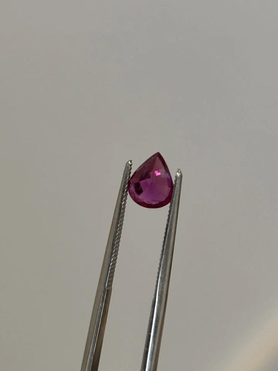 Natural Pear Shaped 1.36CT Loose Heated Red Ruby en venta 2