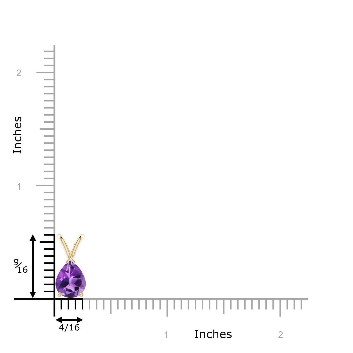 Ce pendentif solitaire classique en or jaune 14k à l'améthyste est élégant dans son design minimaliste. Reliée à une boucle en V brillante, la magnifique améthyste en forme de poire séduit par sa teinte violet royal. Le sertissage à trois griffes de