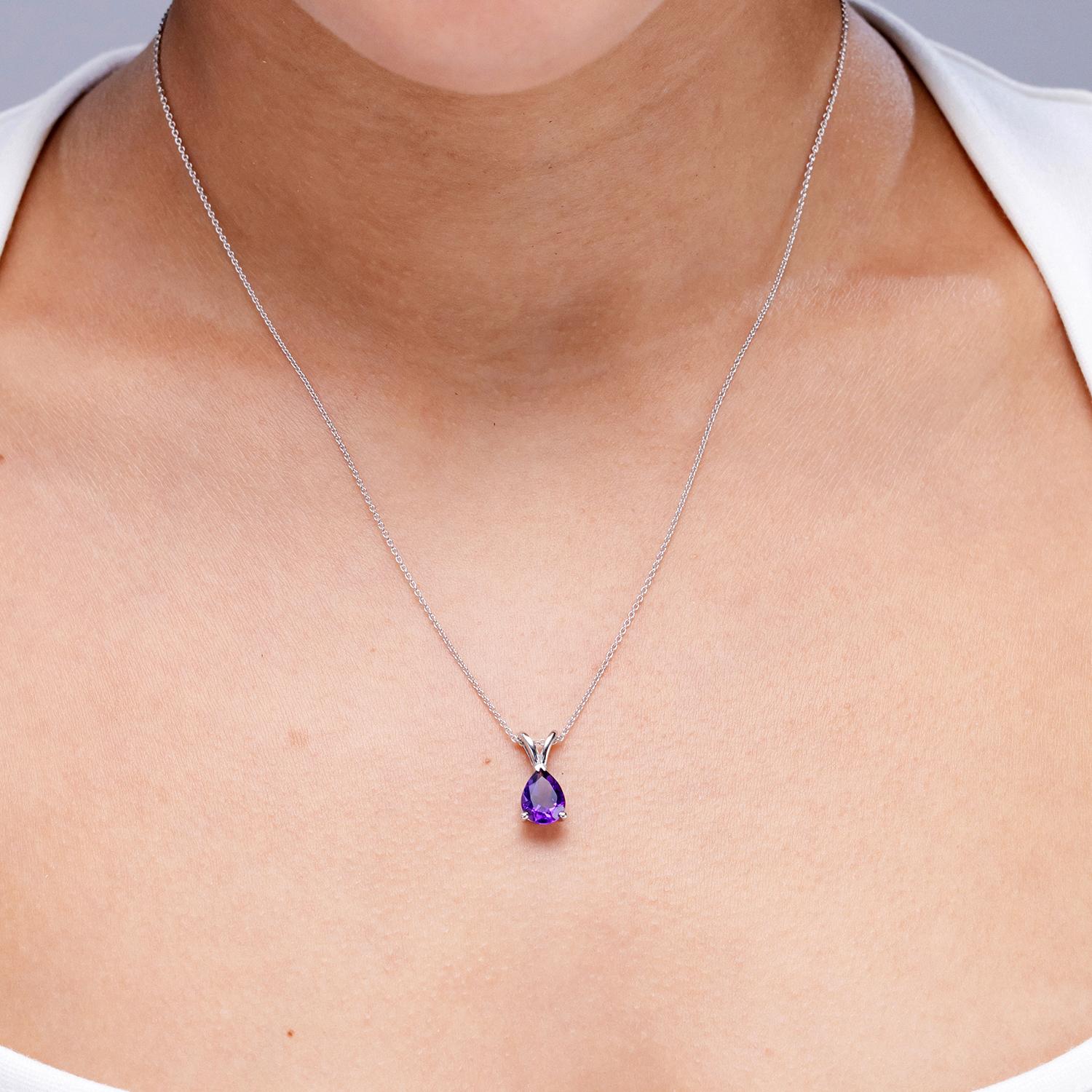 Natural Pear-Shaped 1.5ct Amethyst Solitaire Pendant in 14K Yellow Gold In New Condition For Sale In Los Angeles, CA