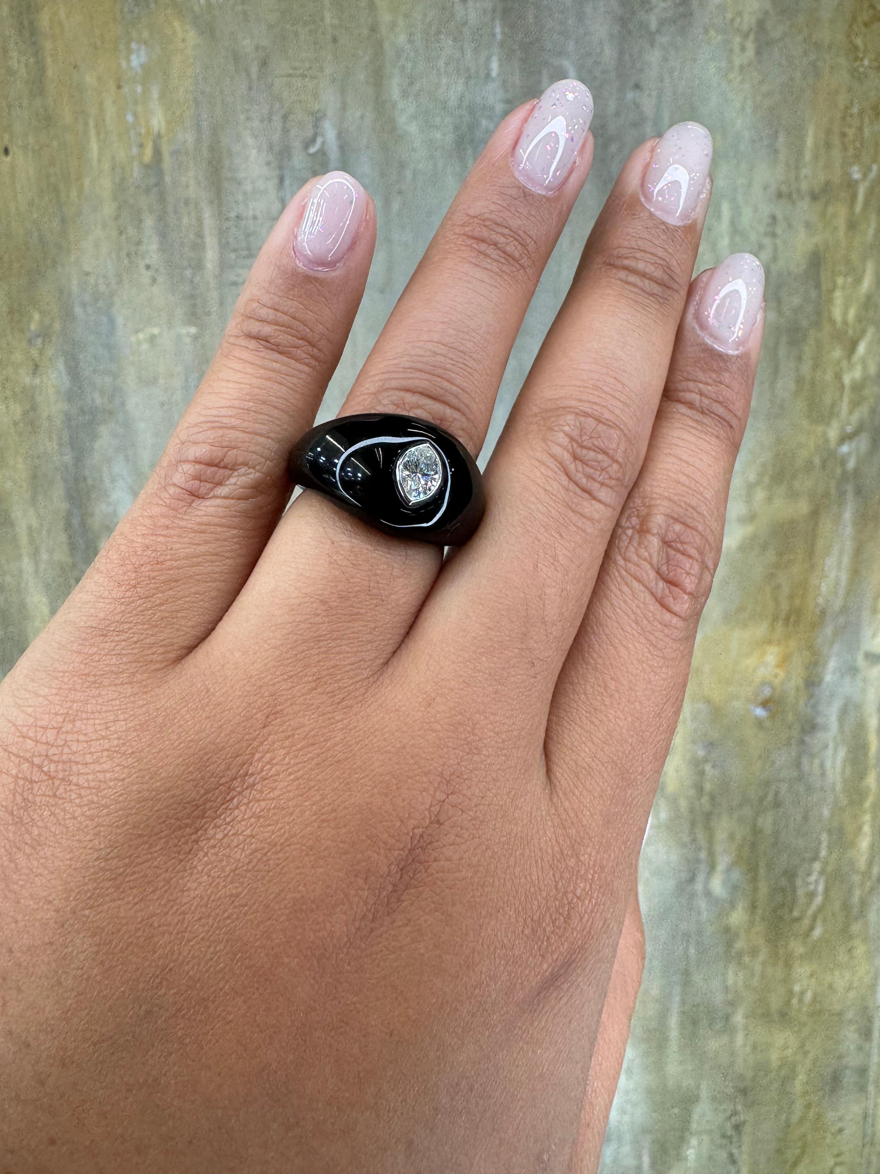 Natural Pear Shaped Diamond Gypsy Ring Black Resin 18k White Gold In Excellent Condition For Sale In MIAMI, FL