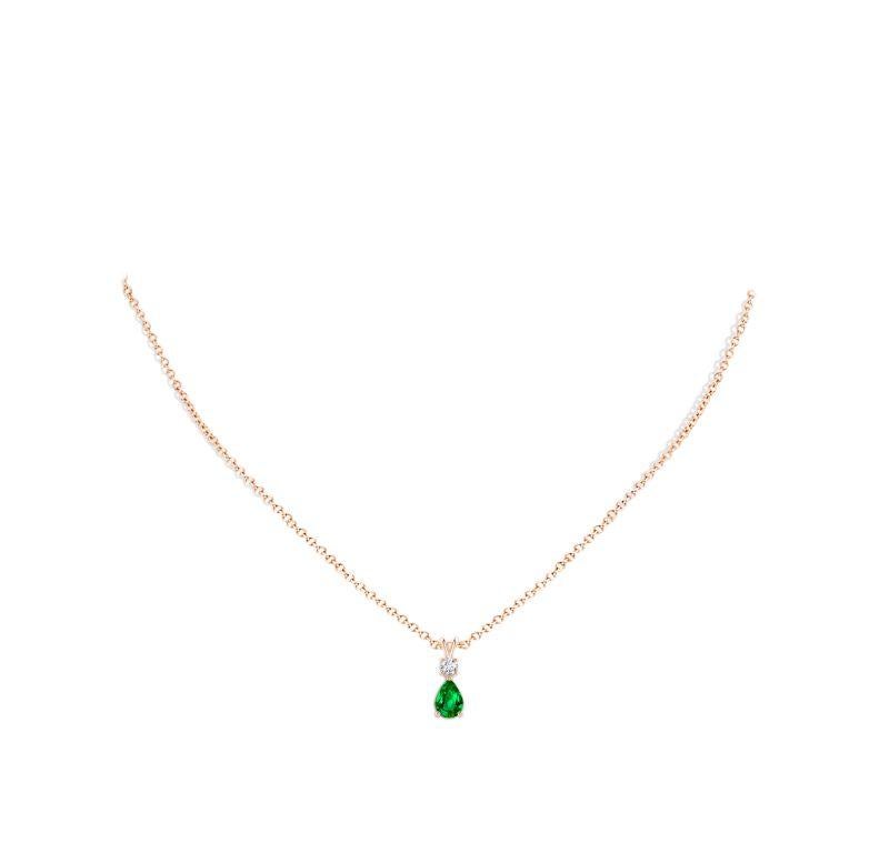 Taglio a goccia Ciondolo con smeraldo naturale a forma di pera in oro rosa 14K Misura 7x5 mm in vendita