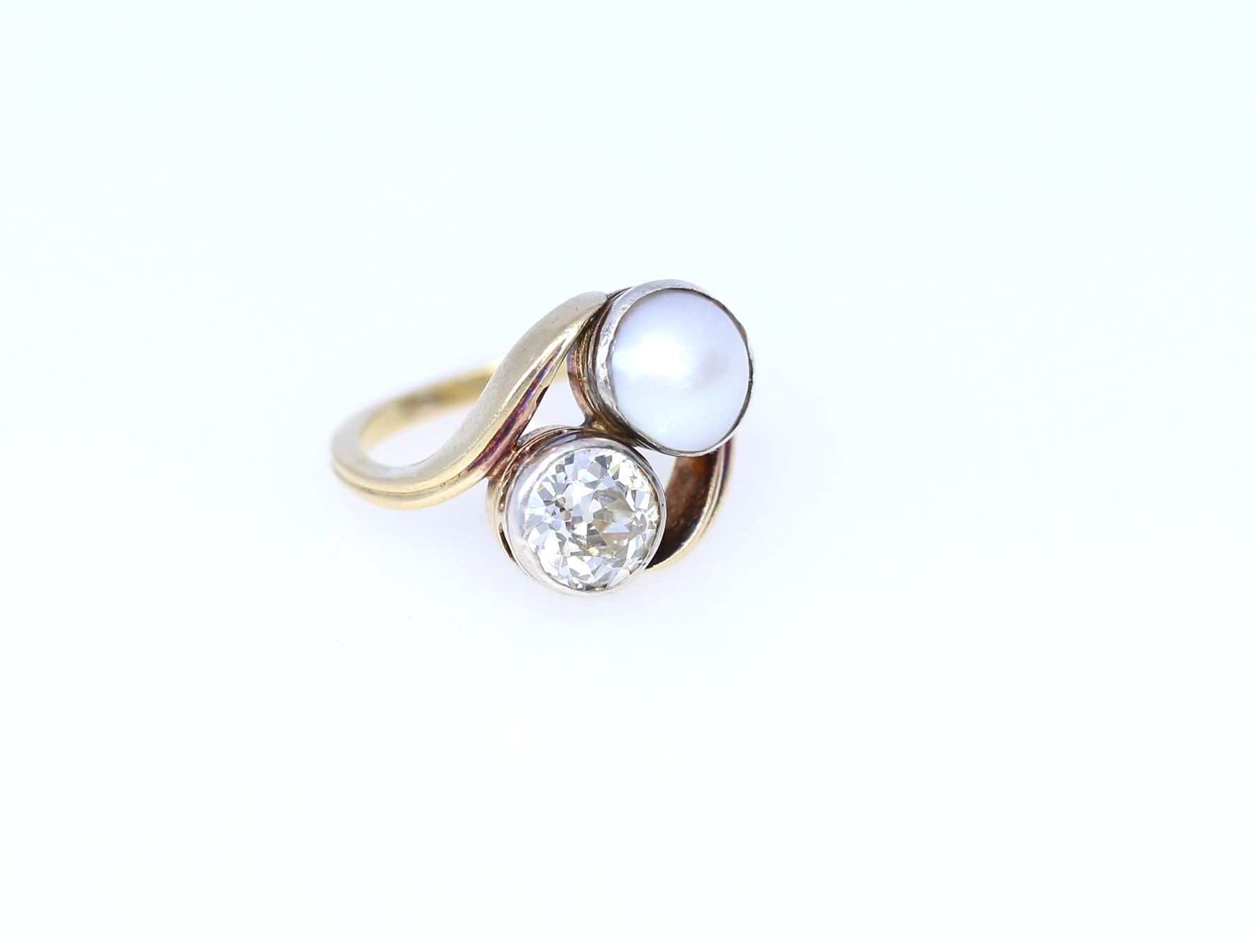 Important Natural Pearl and 1.8 Ct Diamond Ring of Russian origin 1920. A really fine ring both for jewelry collection and wearing. The Diamond for its age is really good quality and clear. The simple yet delicate design of the ring is absolutely