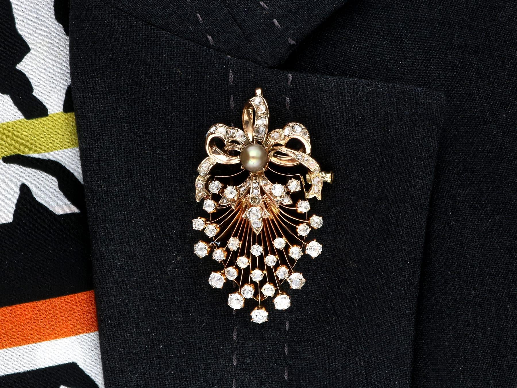 Natural Pearl and 4.84 Carat Diamond 18k Yellow Gold Pendant / Brooch Circa 1880 en vente 10