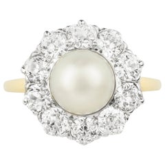 Runder Cluster-Ring mit natürlicher Perle und Diamant