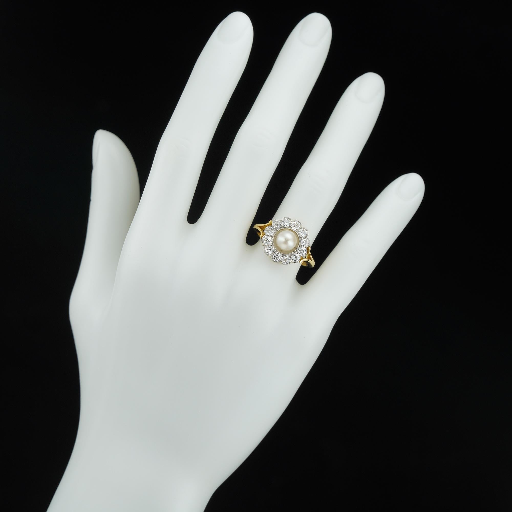 da uomo o donna Anello con perle naturali e diamanti a grappolo in vendita