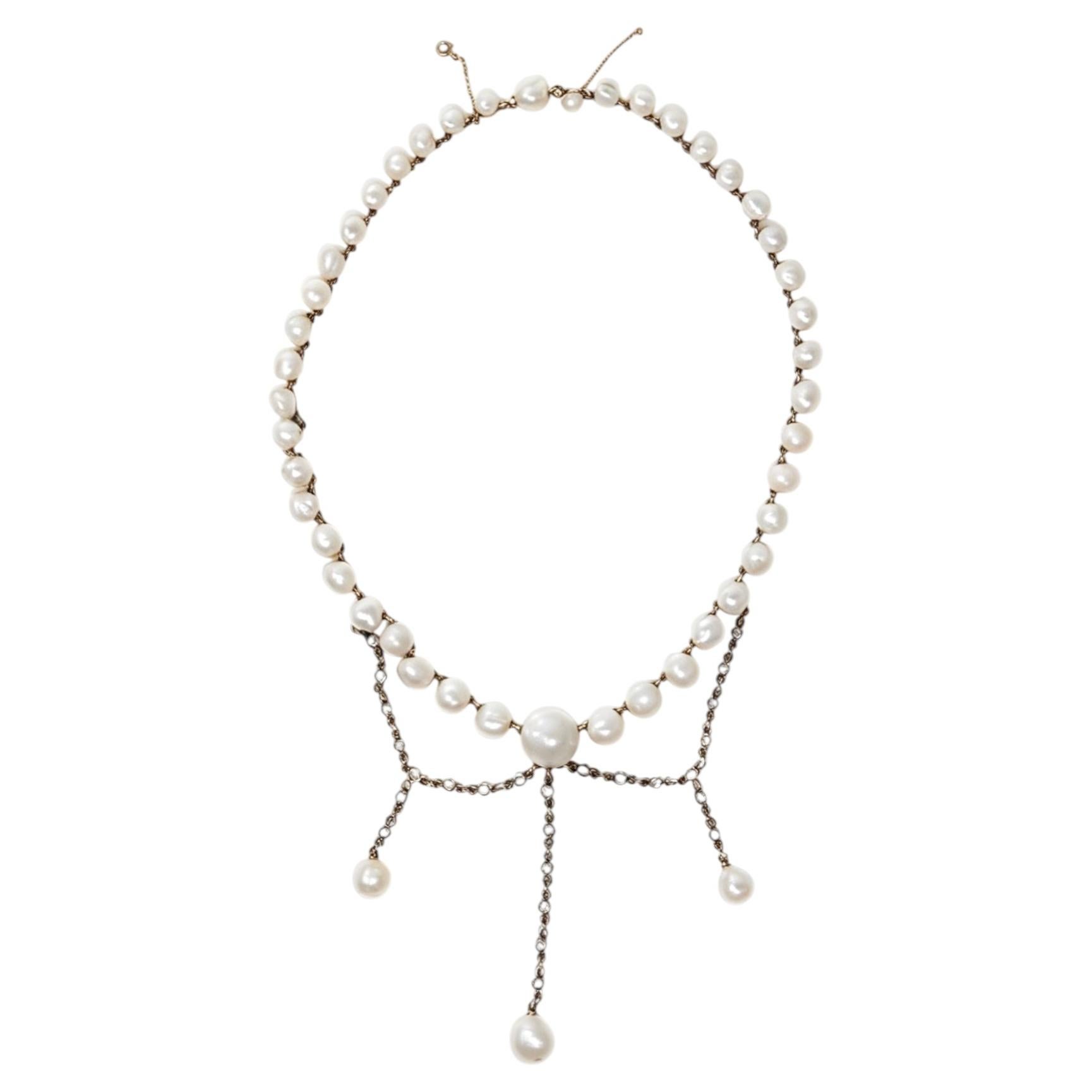 Collar de Perlas Naturales y Diamantes en Oro de 18K con certificación en venta