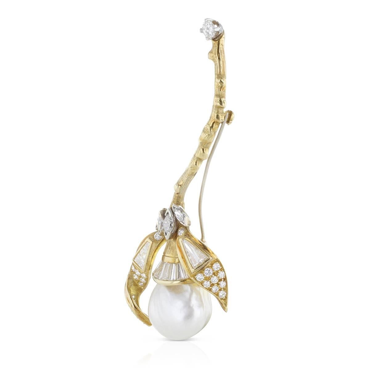 Natural Pearl and Diamond Retro Brooch in Yellow Gold In Excellent Condition In New York, NY