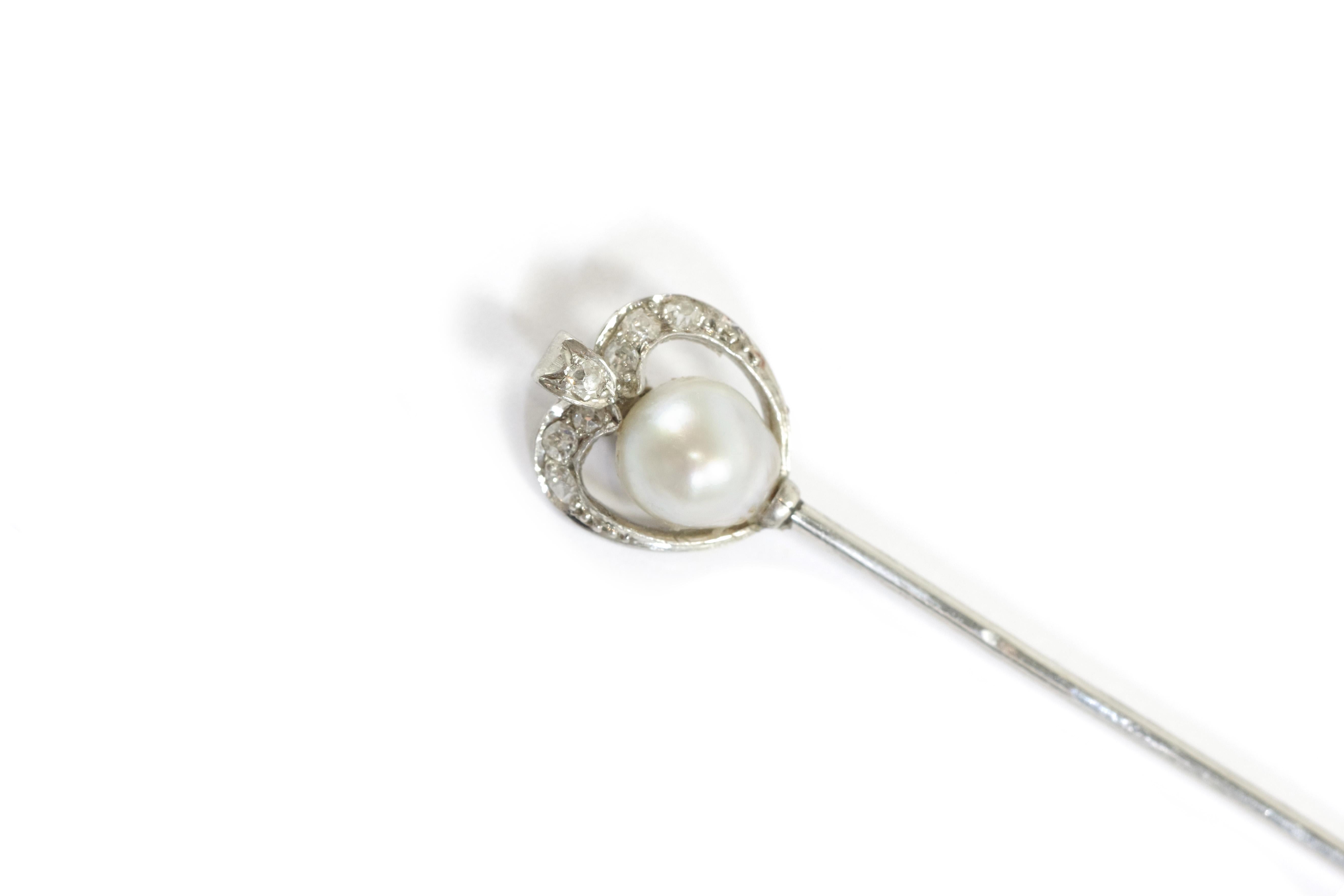 Art Deco Natural pearl and diamond tie pin in platinum For Sale