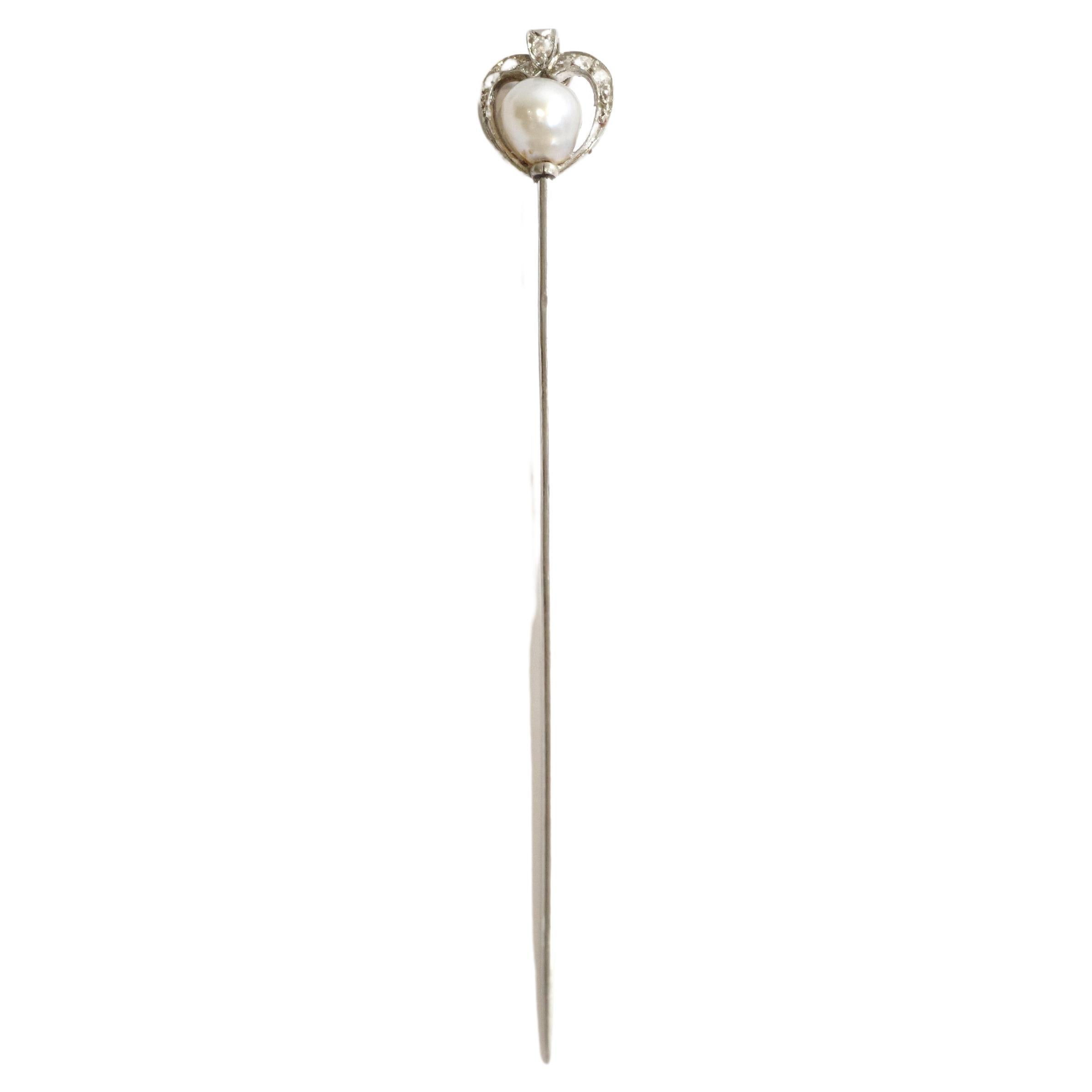 Natural pearl and diamond tie pin in platinum For Sale