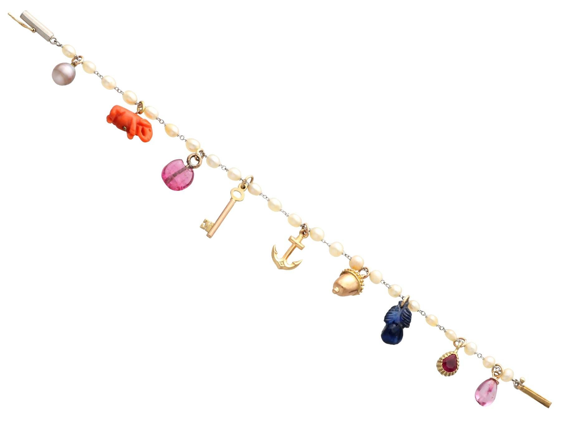 Bracelet breloque ancien perle, saphir, tourmaline, topaze et rubis en vente 1
