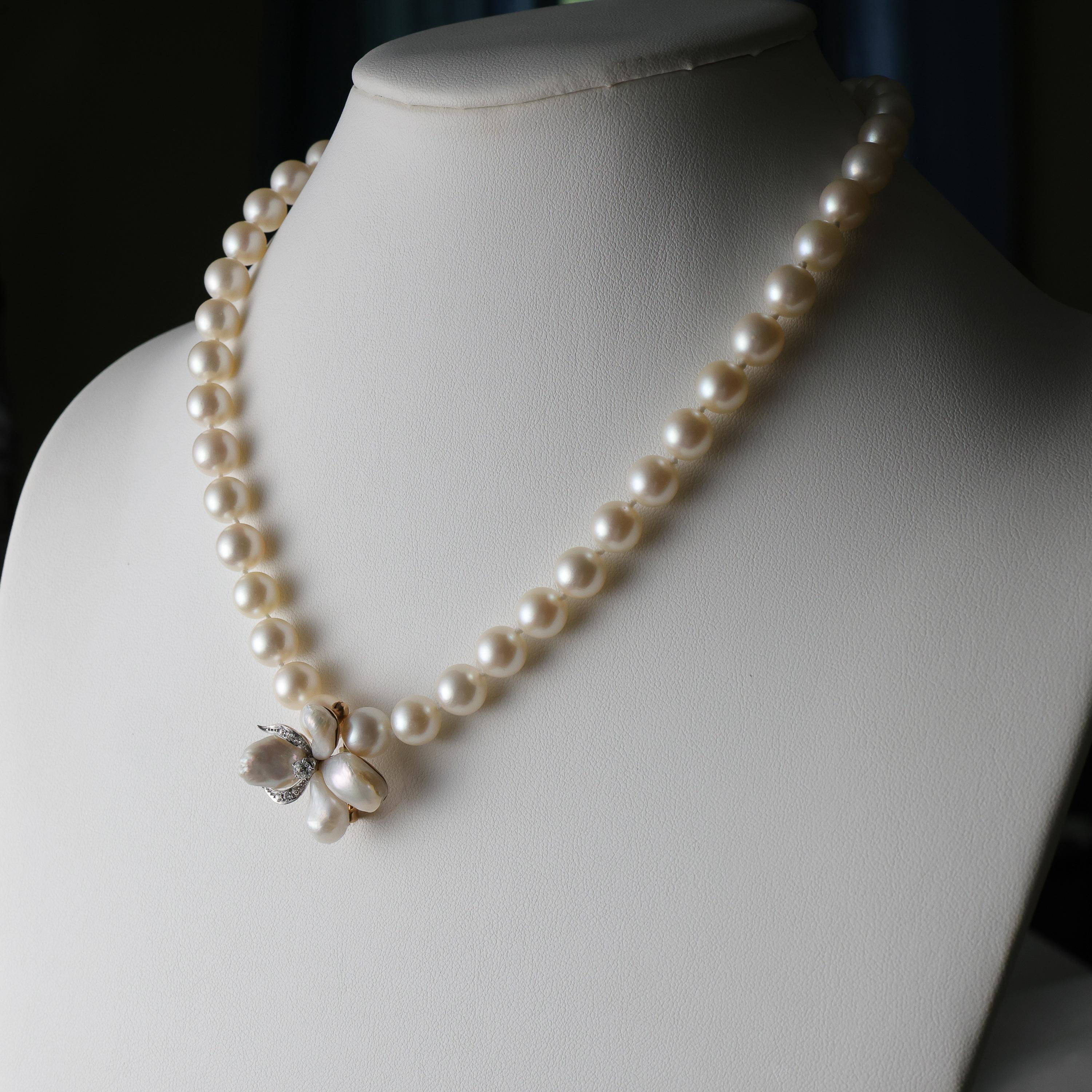 Natural Pearl & Diamond Brooch Shaped like an Iris. Incredible Quality. For Sale 10