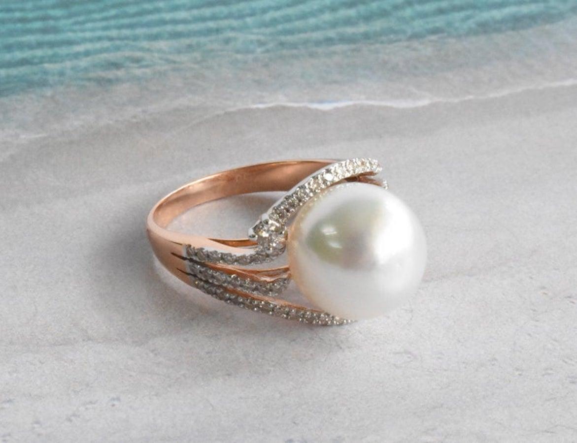 Natürlicher Perlen-Diamantring aus 18 Karat Massivgold, Südseeperlen-Diamantring (Rundschliff)