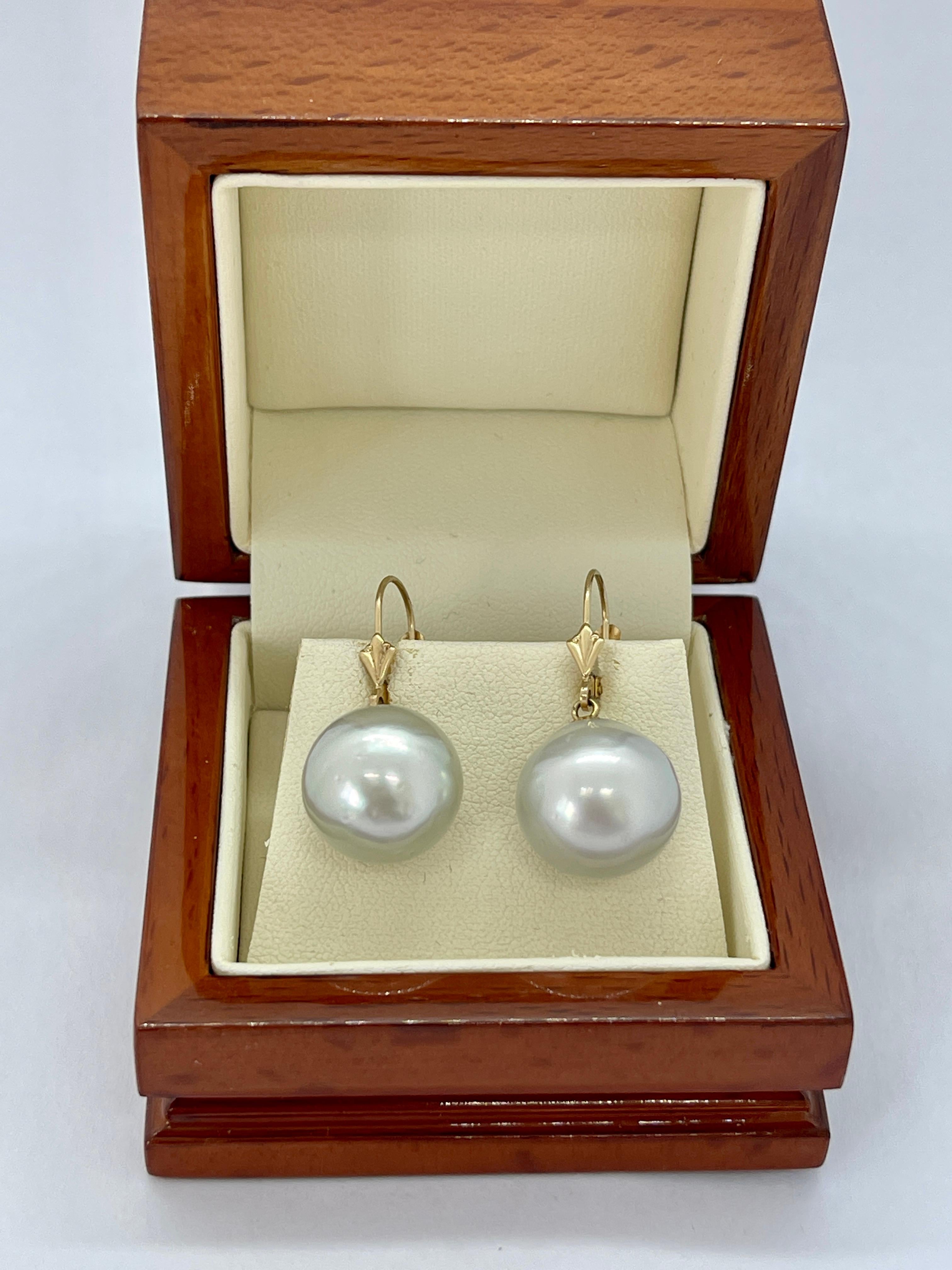 Contemporary Natural Pearl Earrings French Earring Hooks 14ct Yellow Gold Silver-grey Hue