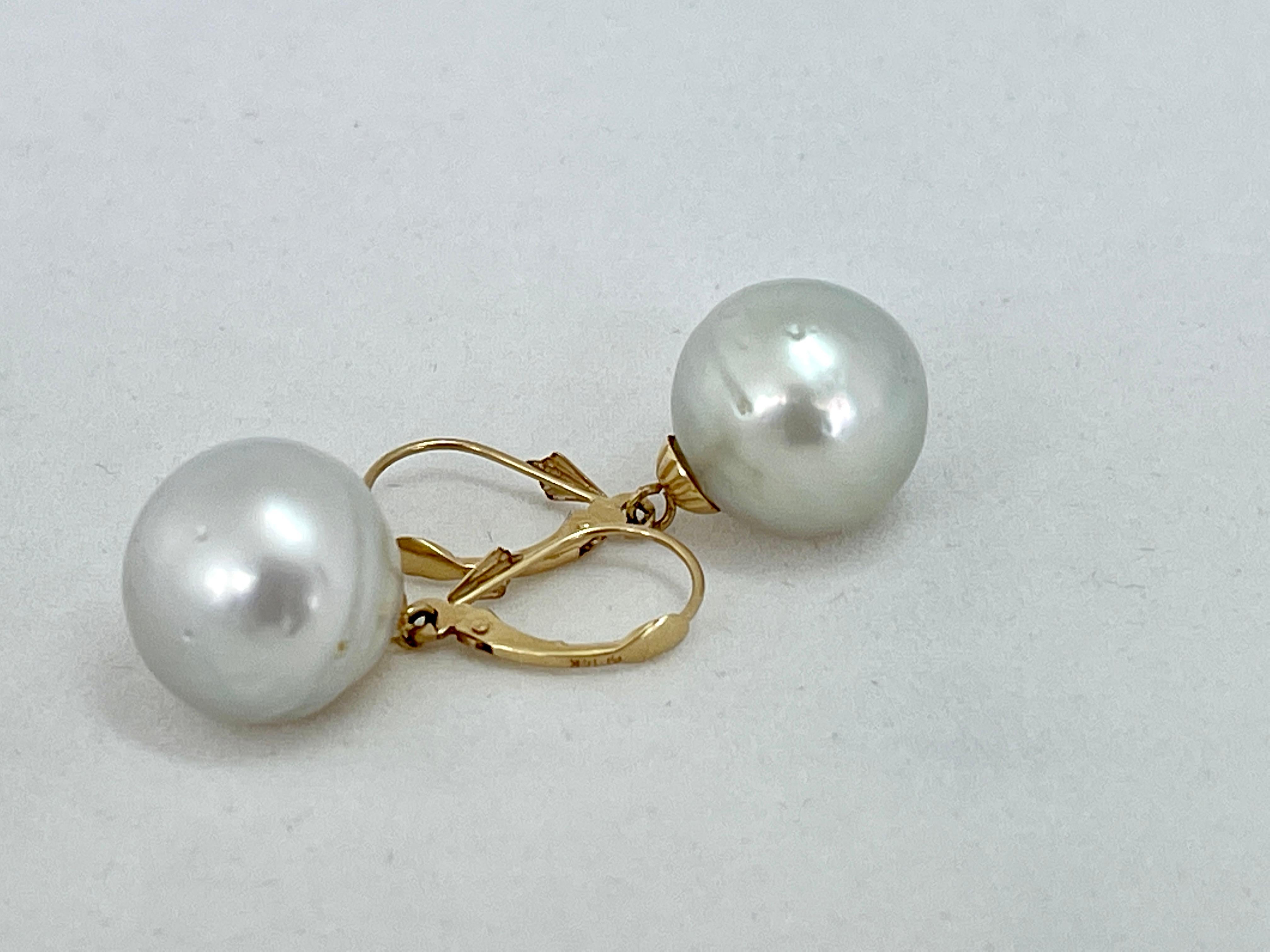 Natural Pearl Earrings French Earring Hooks 14ct Yellow Gold Silver-grey Hue 3
