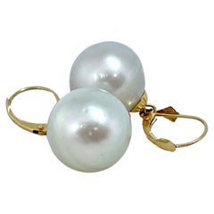 Natural Pearl Earrings French Earring Hooks 14ct Yellow Gold Silver-grey Hue