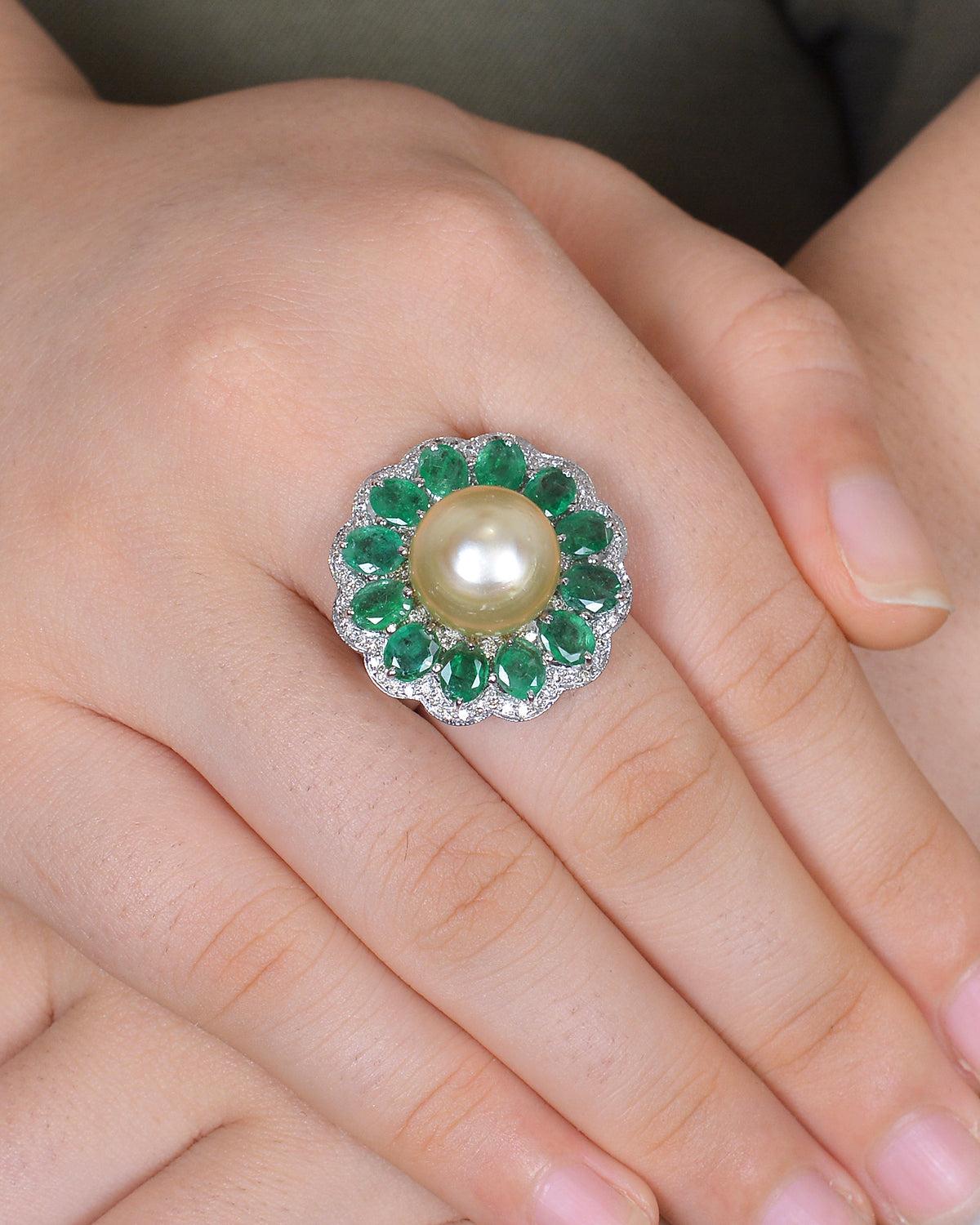 Natürliche Perle & Smaragd Goldring in 18k im Zustand „Neu“ im Angebot in jaipur, IN