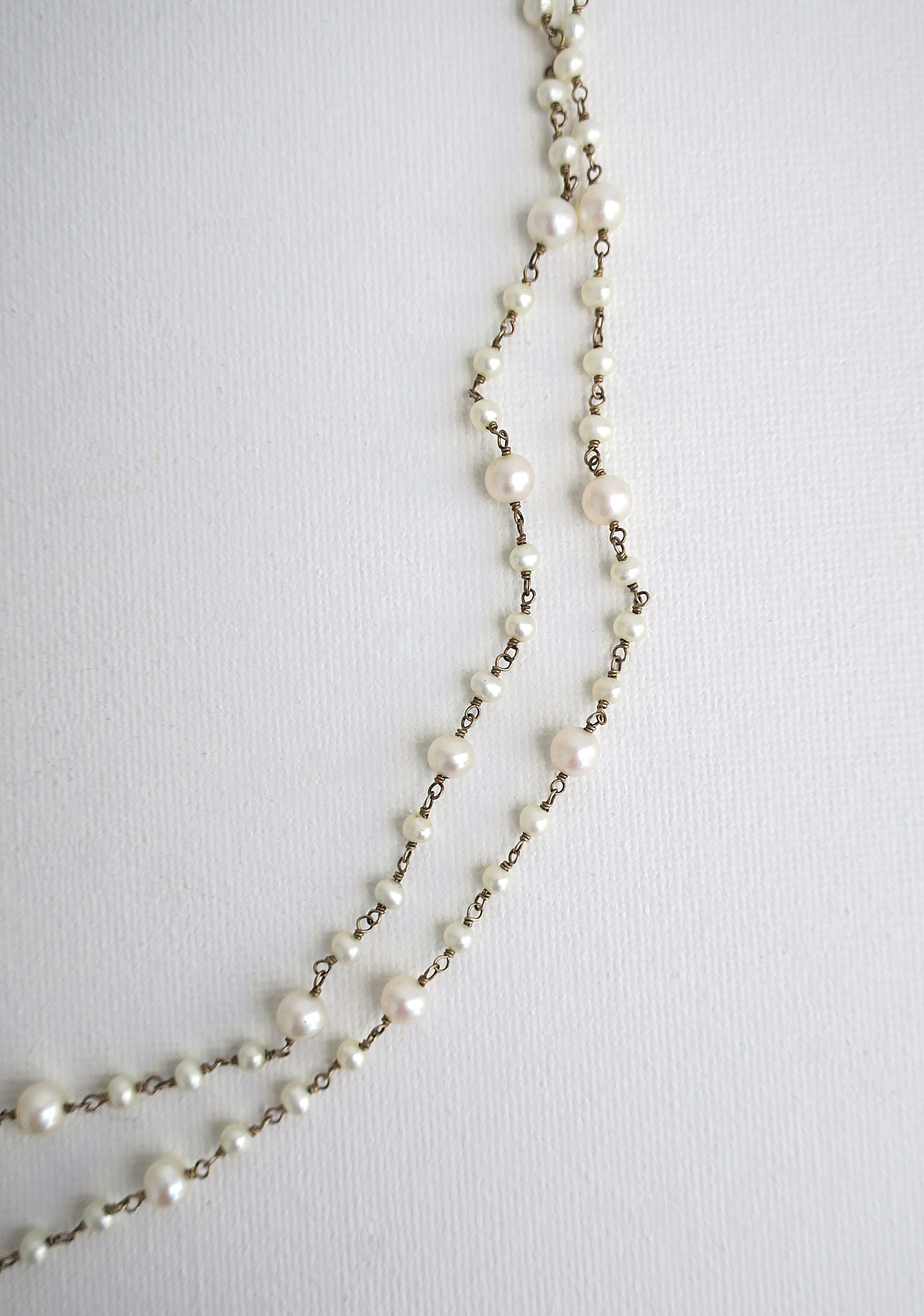 Taglio rotondo Collana di perle nello stile di Chanel in vendita