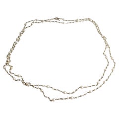 Collier perles dans le style de Chanel