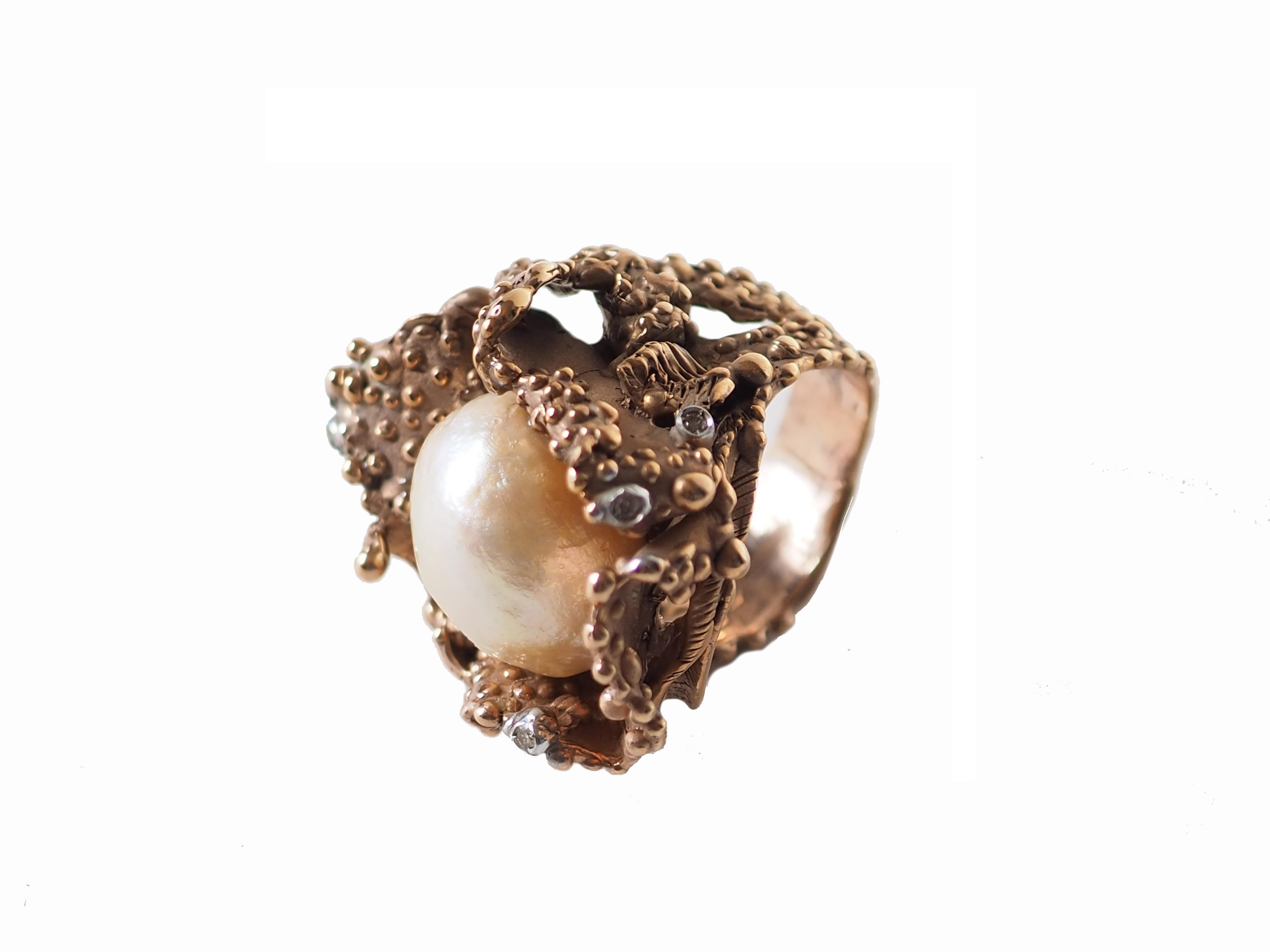 Bague en bronze avec perles naturelles et diamants Unisexe en vente