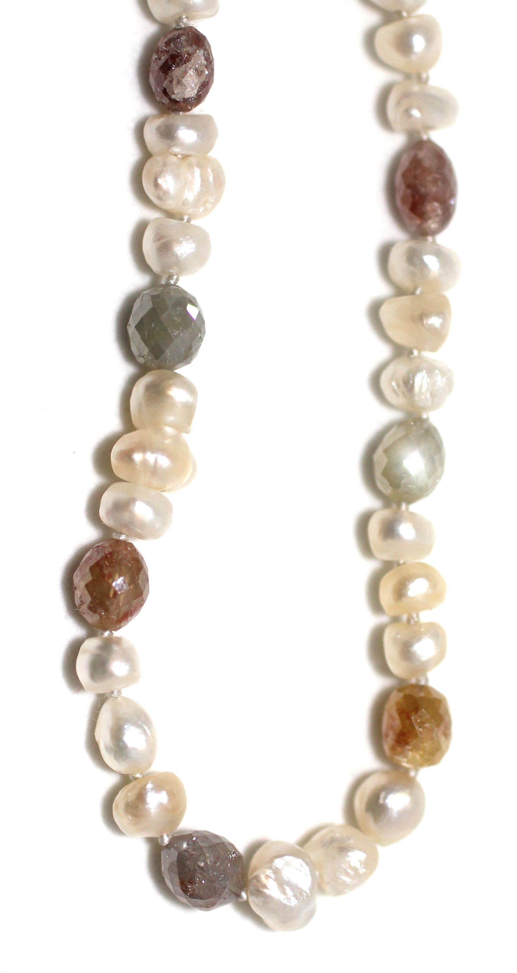 Hakimoto Natural Color  Diamonds and Natural Baroque Pearls from Bahrain In Excellent Condition For Sale In New York, NY