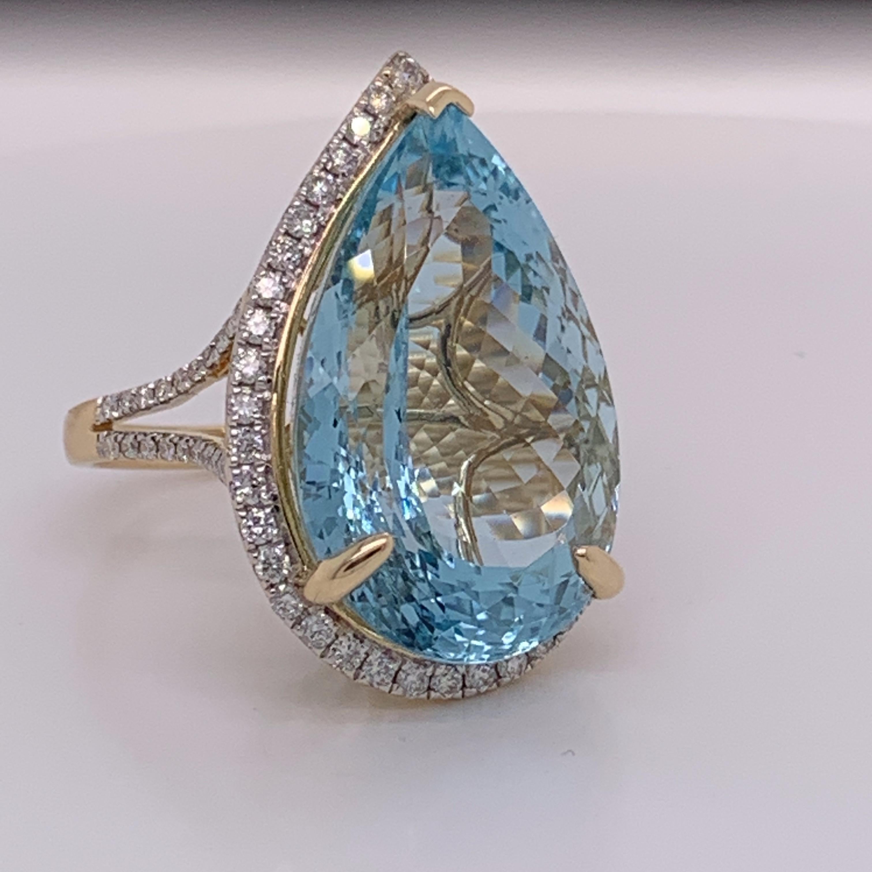 Artisan Natural Pears Shape 26.71 Carat Aquamarine and Diamonds Ring
