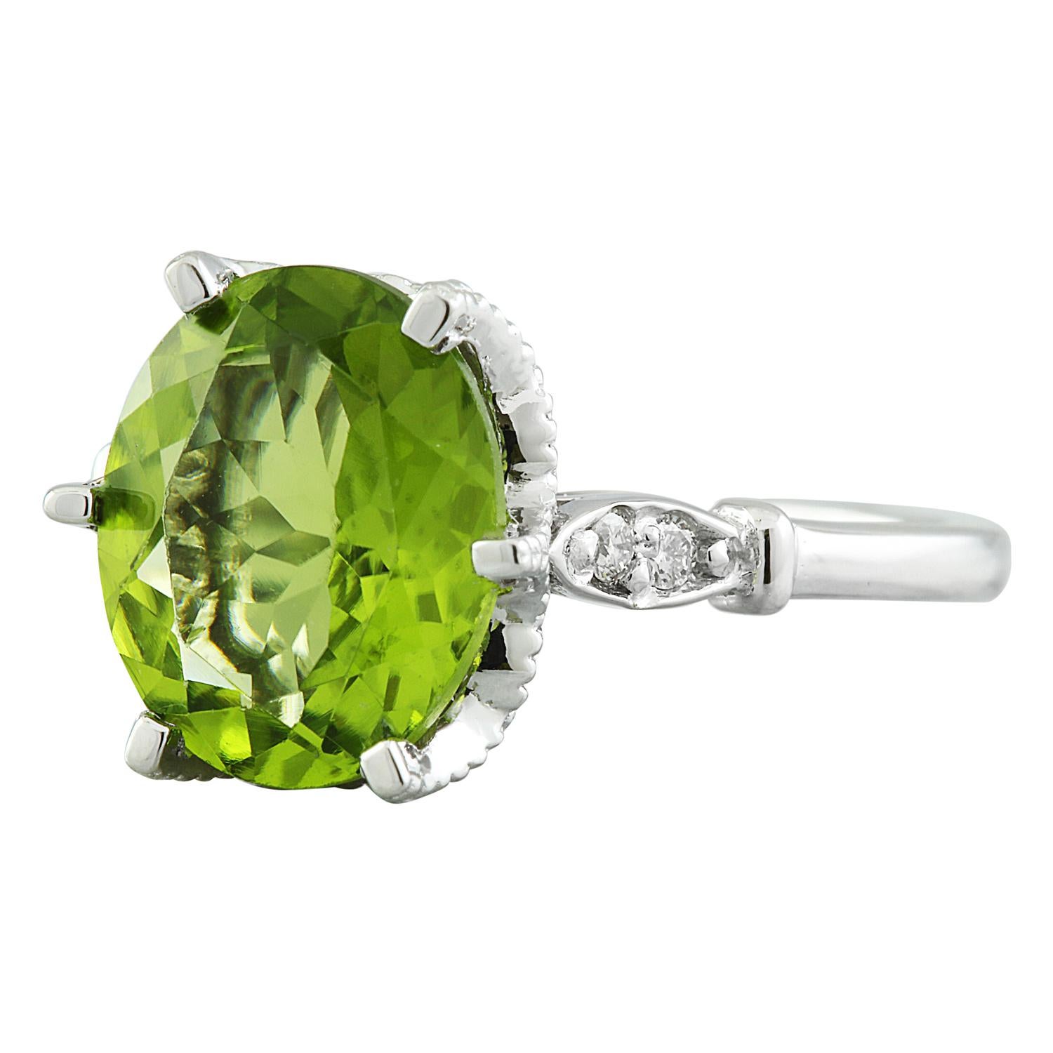 Natural Peridot Diamond Ring In 14 Karat White Gold  In New Condition For Sale In Los Angeles, CA