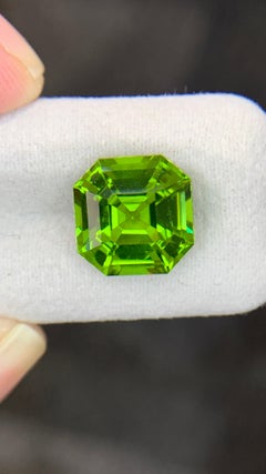 Natural Peridot 5.44 ct – Beautiful Asscher Cut, Vivid Green Gemstone