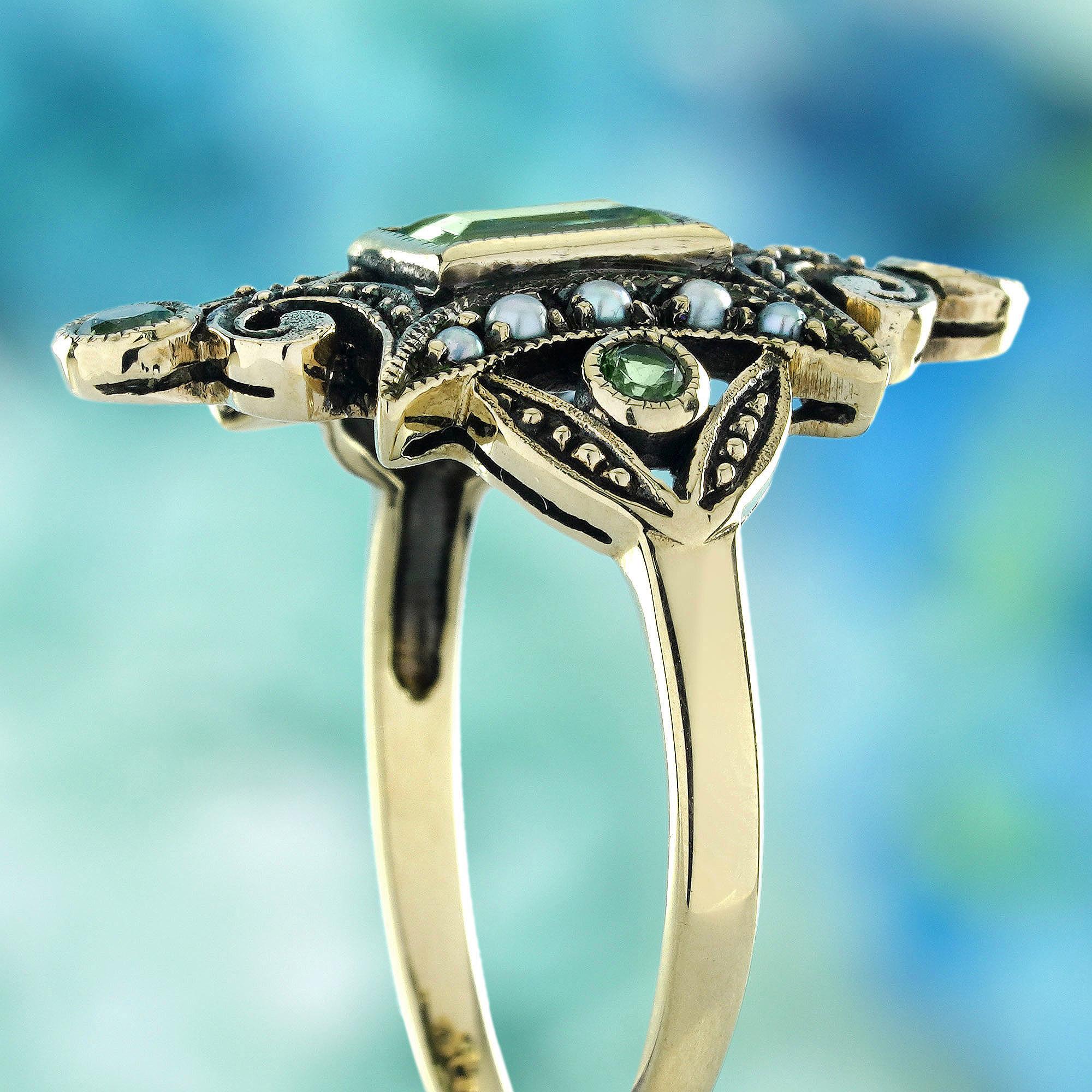 Natürlicher Peridot und Perle im Vintage-Stil  Cocktailring aus massivem 9K Gelbgold Damen im Angebot
