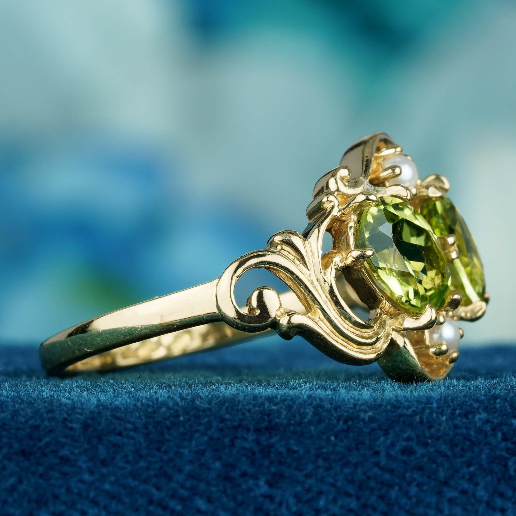 Duo-Cluster-Ring aus massivem 9 Karat Gelbgold mit natürlichem Peridot und Perle im Vintage-Stil () 4