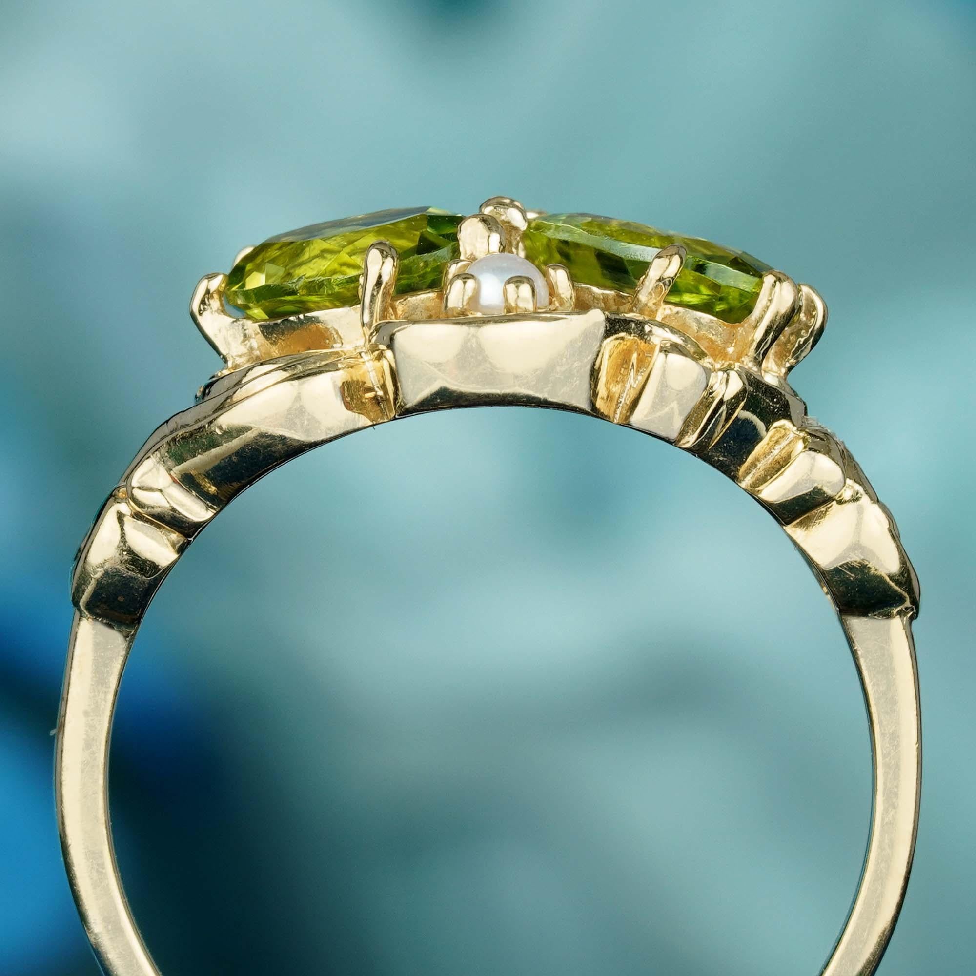 Im Angebot: Duo-Cluster-Ring aus massivem 9 Karat Gelbgold mit natürlichem Peridot und Perle im Vintage-Stil () 5