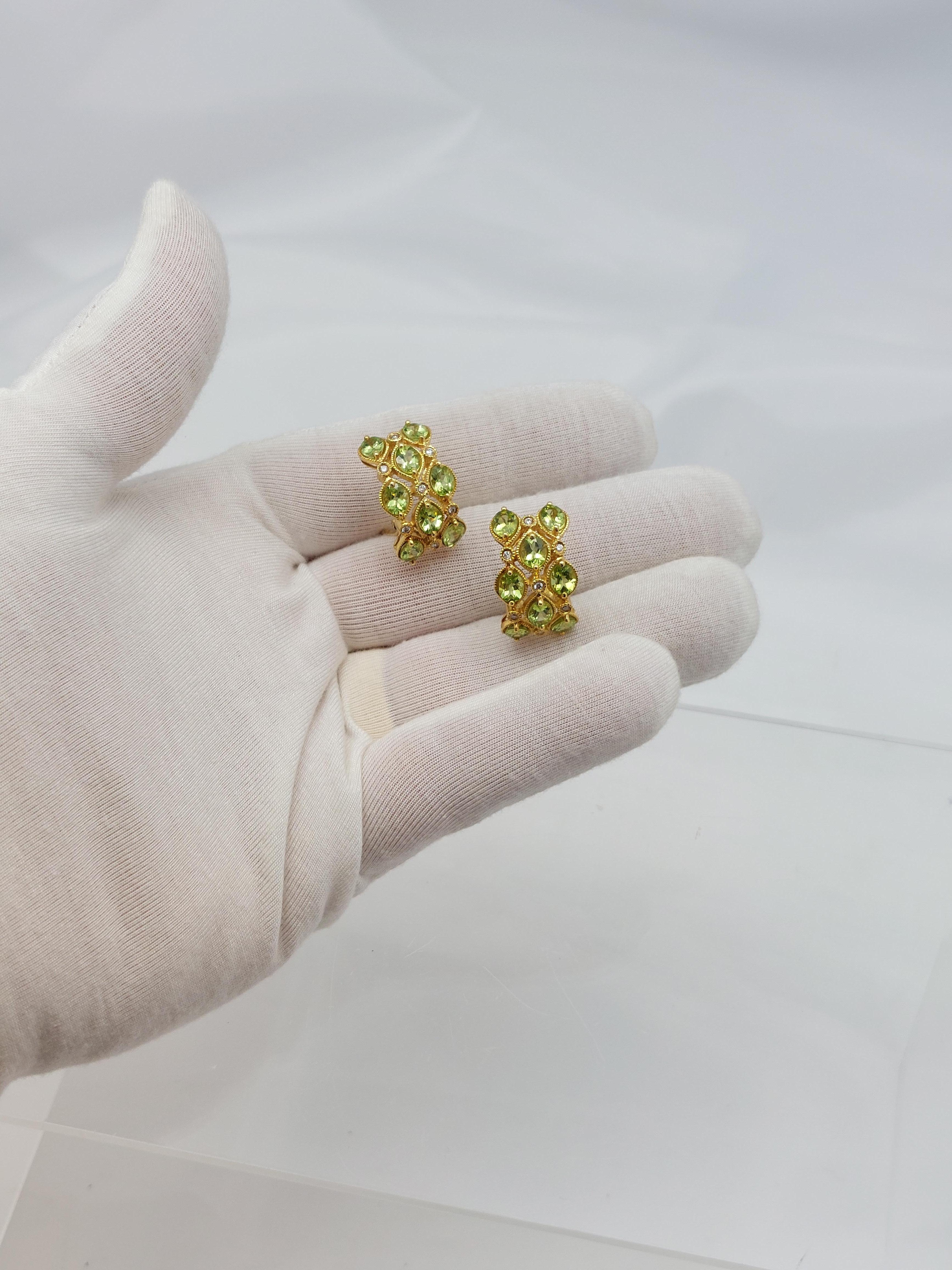 Natural Peridot & Diamond 18KT Earrings In New Condition For Sale In Vero Beach, FL