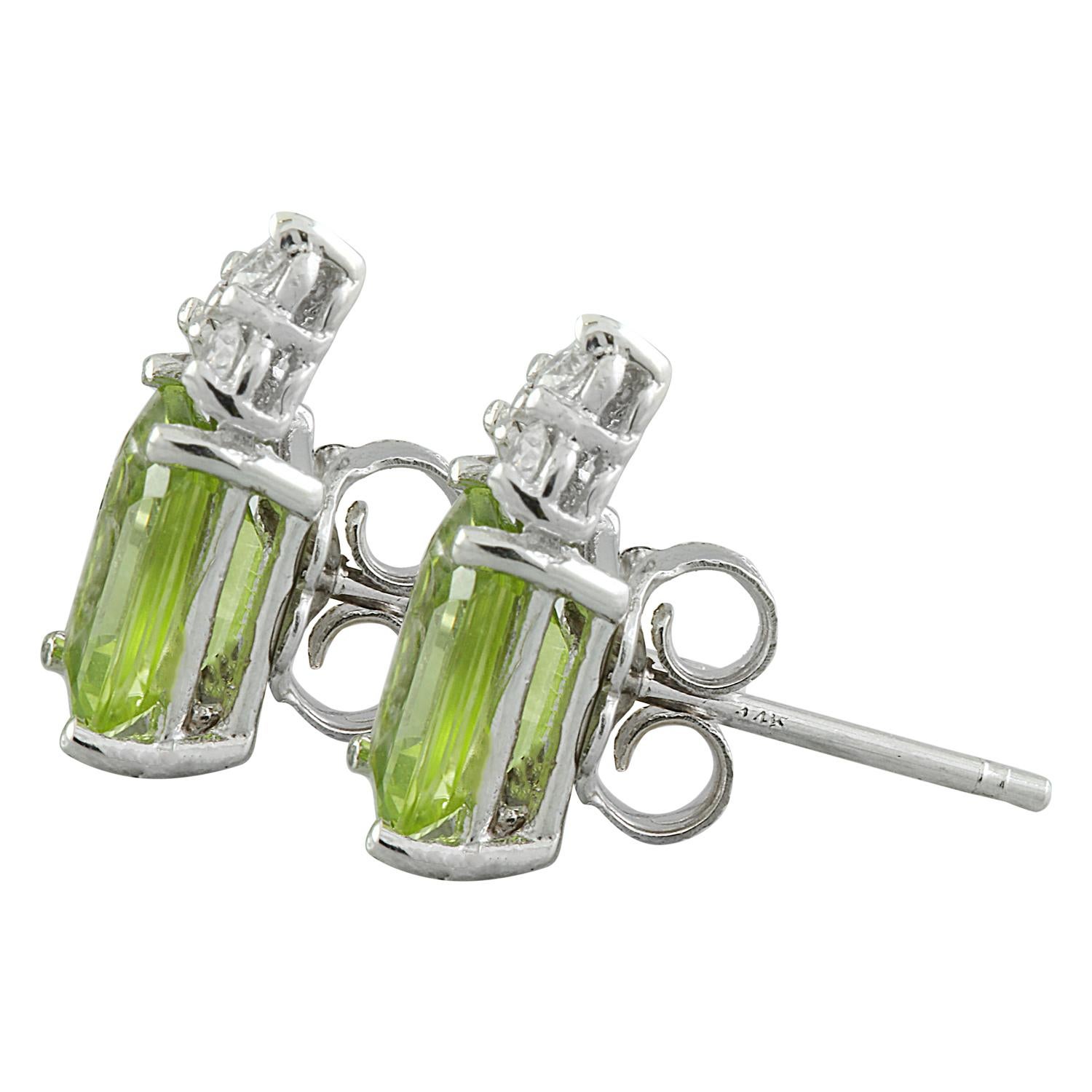 Natural Peridot Diamond Earrings In 14 Karat White Gold In New Condition For Sale In Los Angeles, CA