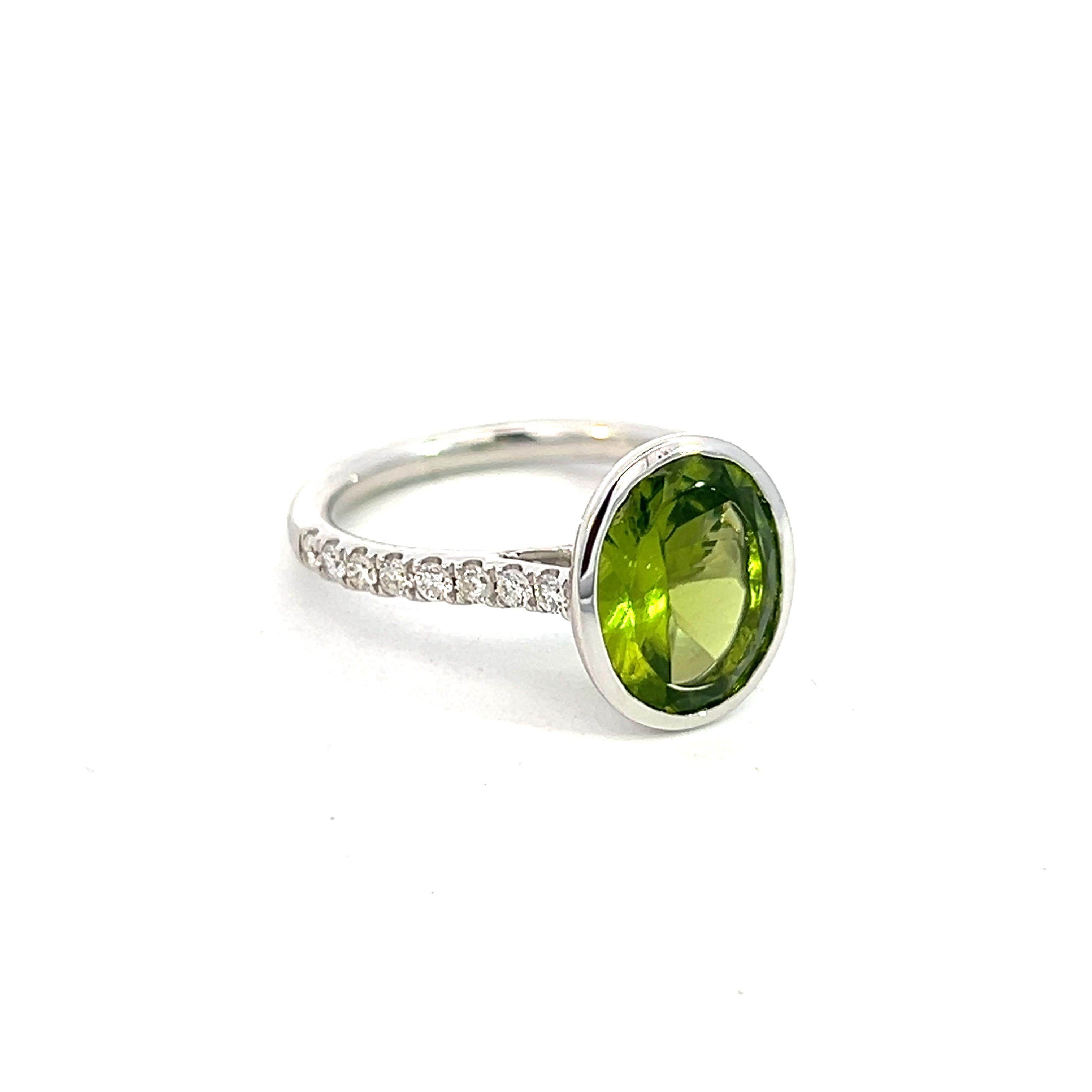 Natural Peridot Diamond Ring 6.5 14k W Gold 3.49 TCW Certified In New Condition For Sale In Brooklyn, NY