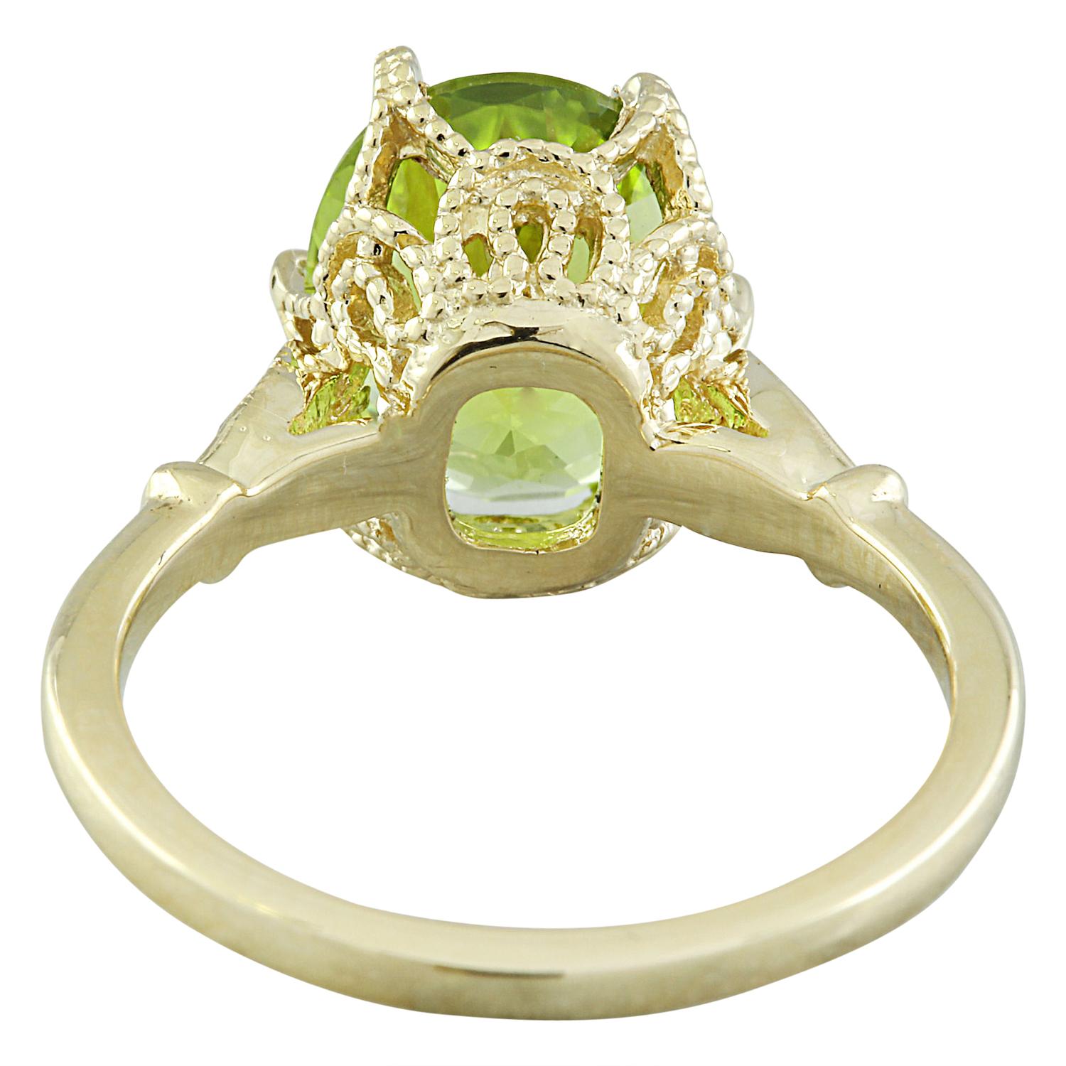 Natural Peridot Diamond Ring In 14 Karat Yellow Gold In New Condition For Sale In Los Angeles, CA