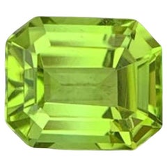 Natürlicher Peridot Edelstein: 1,00 Karat Facettierter August Geburtsstein aus Pakistan