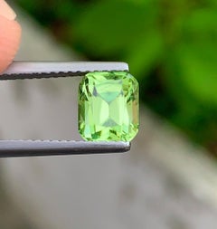 Péridot Naturel 1.75 Carat Greene & Greene pour Bague, Pendentif