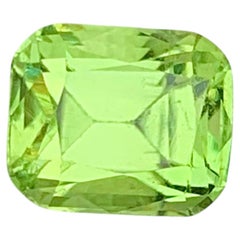 Péridot Naturel 1.75 Carat Greene & Greene pour Bague, Pendentif