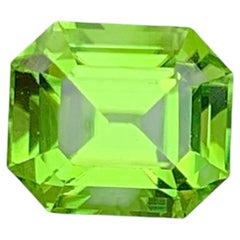 Natural Peridot Gemstone 1.79 Carat – Olive Green Loose Gemstone for Ring, Penda