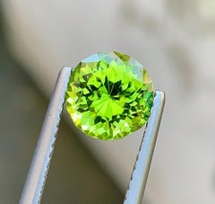 Péridot Naturel 1.98 Carat - Olive Green Loose Gemstone for Ring