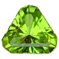 Natürlicher Peridot Edelstein: 2.38 Karat August Geburtsstein aus Pakistan