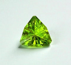 Gemma di peridoto naturale: pietra di agosto naturale da 3.06 carati dal Pakistan