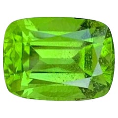 Natürlicher Peridot Edelstein: 3.86 Karat Natürlicher August Geburtsstein aus Pakistan