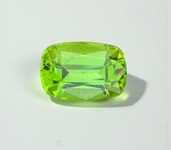 Natürlicher Peridot Edelstein: 3,94 Karat August Geburtsstein, Pakistan Herkunft