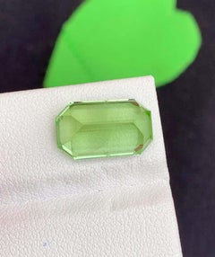 Natural Peridot Gemstone: 7.20 Carat Emerald Cut Peridot From Pakistan