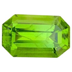 Natural Peridot Gemstones: 5.00 Carat Emerald Cut Peridot From Pakistan