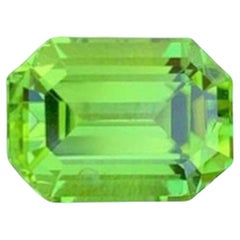 Natural Peridot Gemstones: 5.92 Carat Emerald Cut Peridot From Pakistan