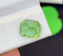 Natural Peridot Gemstones, Emerald Cut Peridot From Pakistan 3.86 CT
