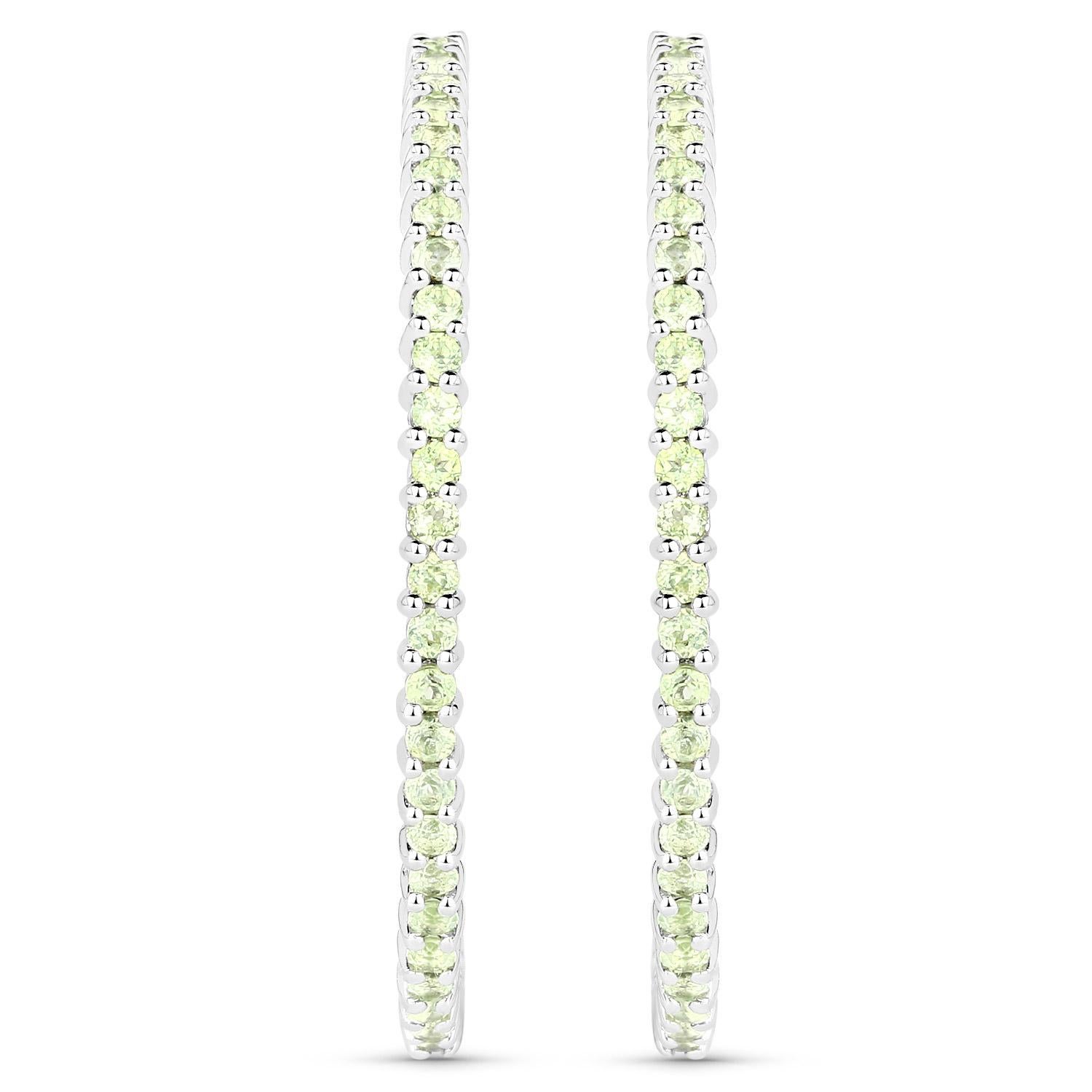 Contemporaneo Natural Peridot Hoop Earrings Total 3.50 Carats Rhodium Plated Silver in vendita