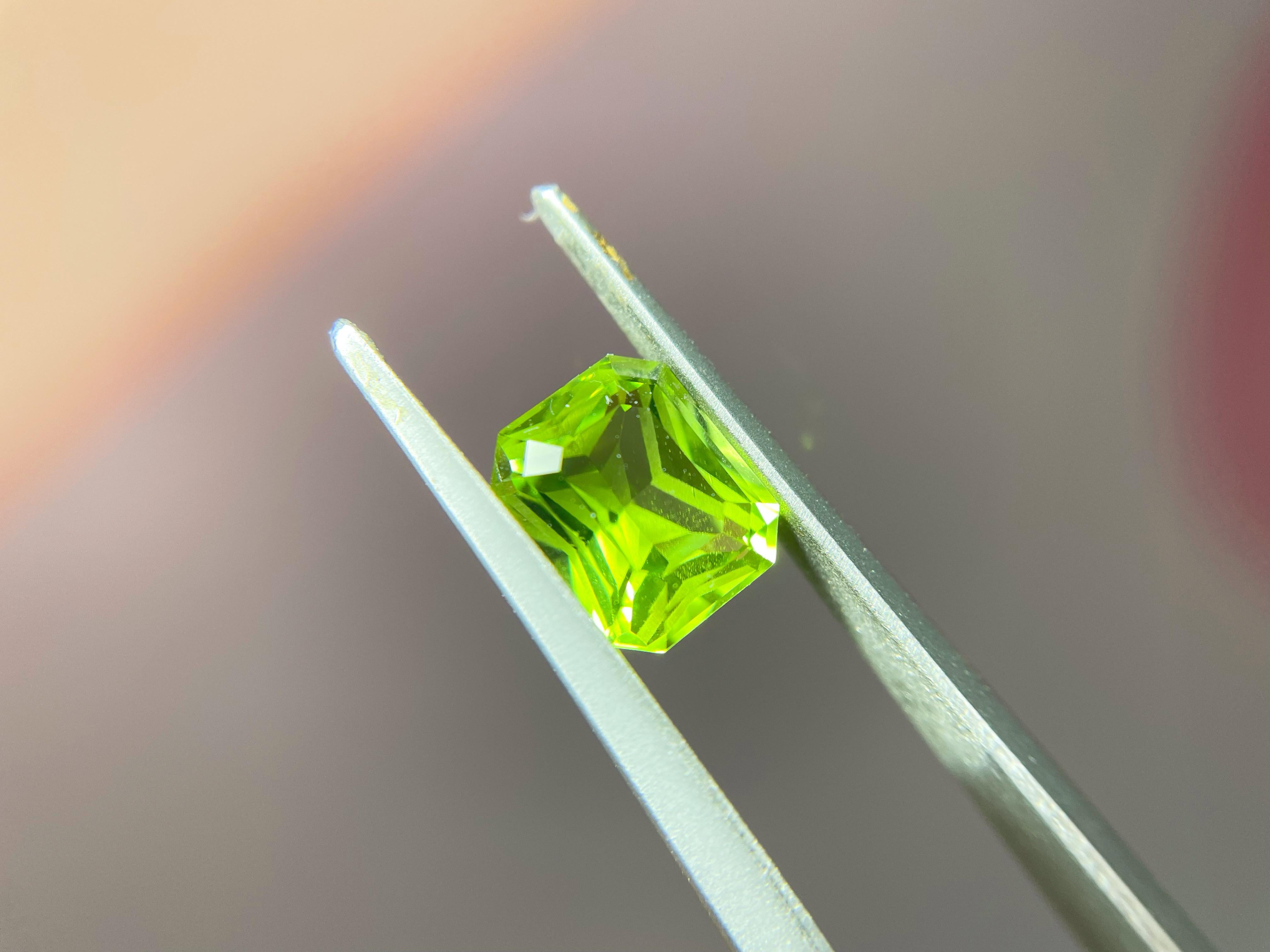 Artisan Natural Peridot Loose Stone - Special Cut Lime Green Gem from Pakistan, 2.215 Ct For Sale