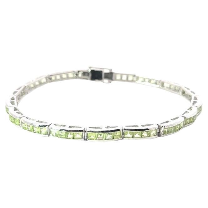 Péridot naturel taillé en carré Bracelet de tennis élégant pour maman en argent 925 Pour femmes en vente